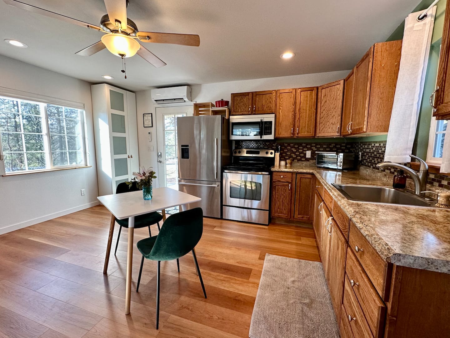 Full kitchen image 3