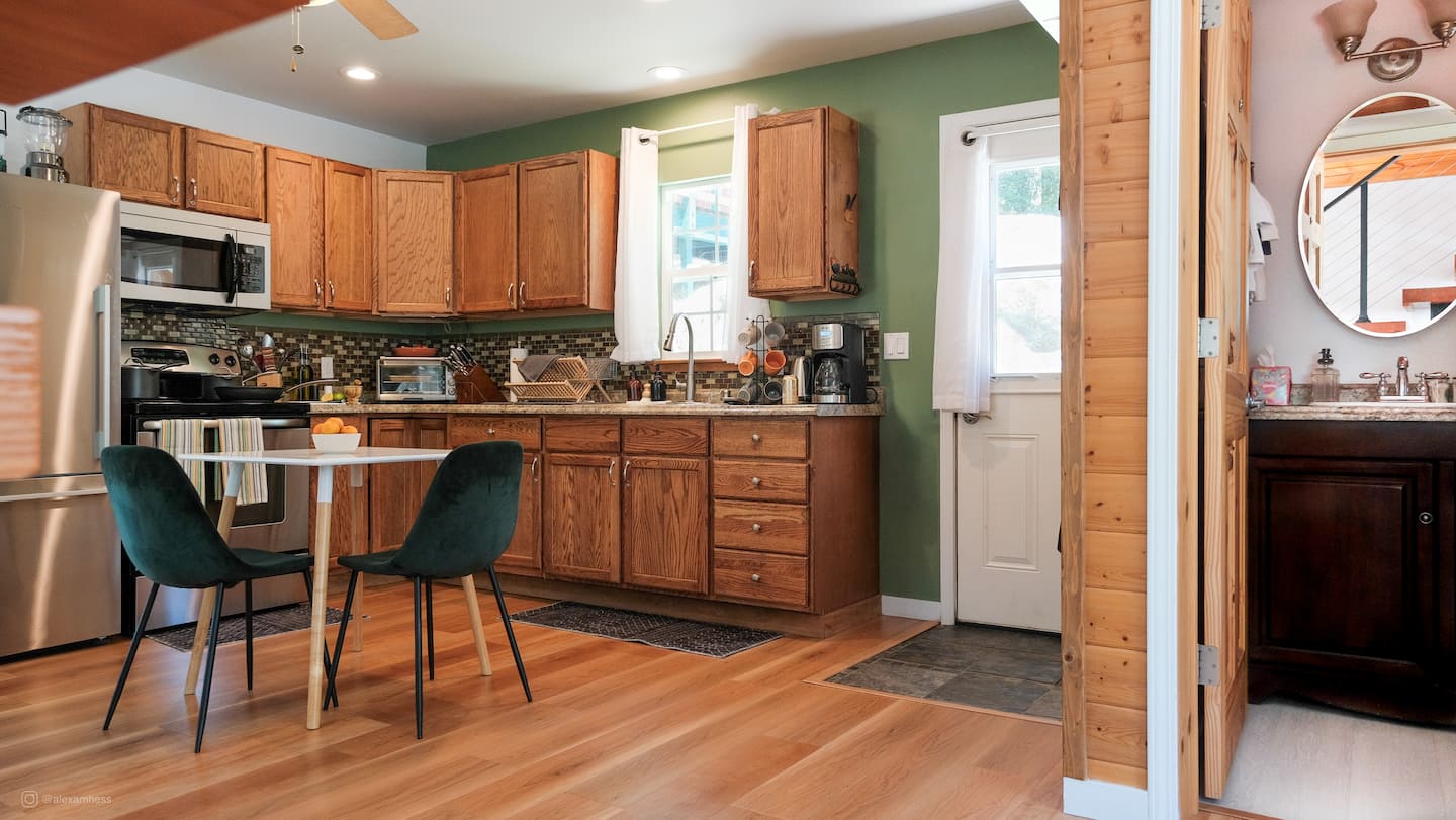 Full kitchen image 6