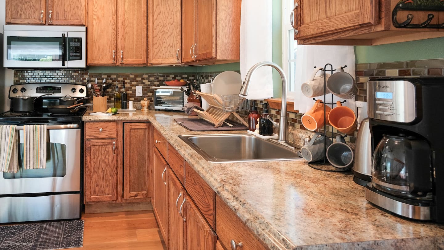Full kitchen image 1