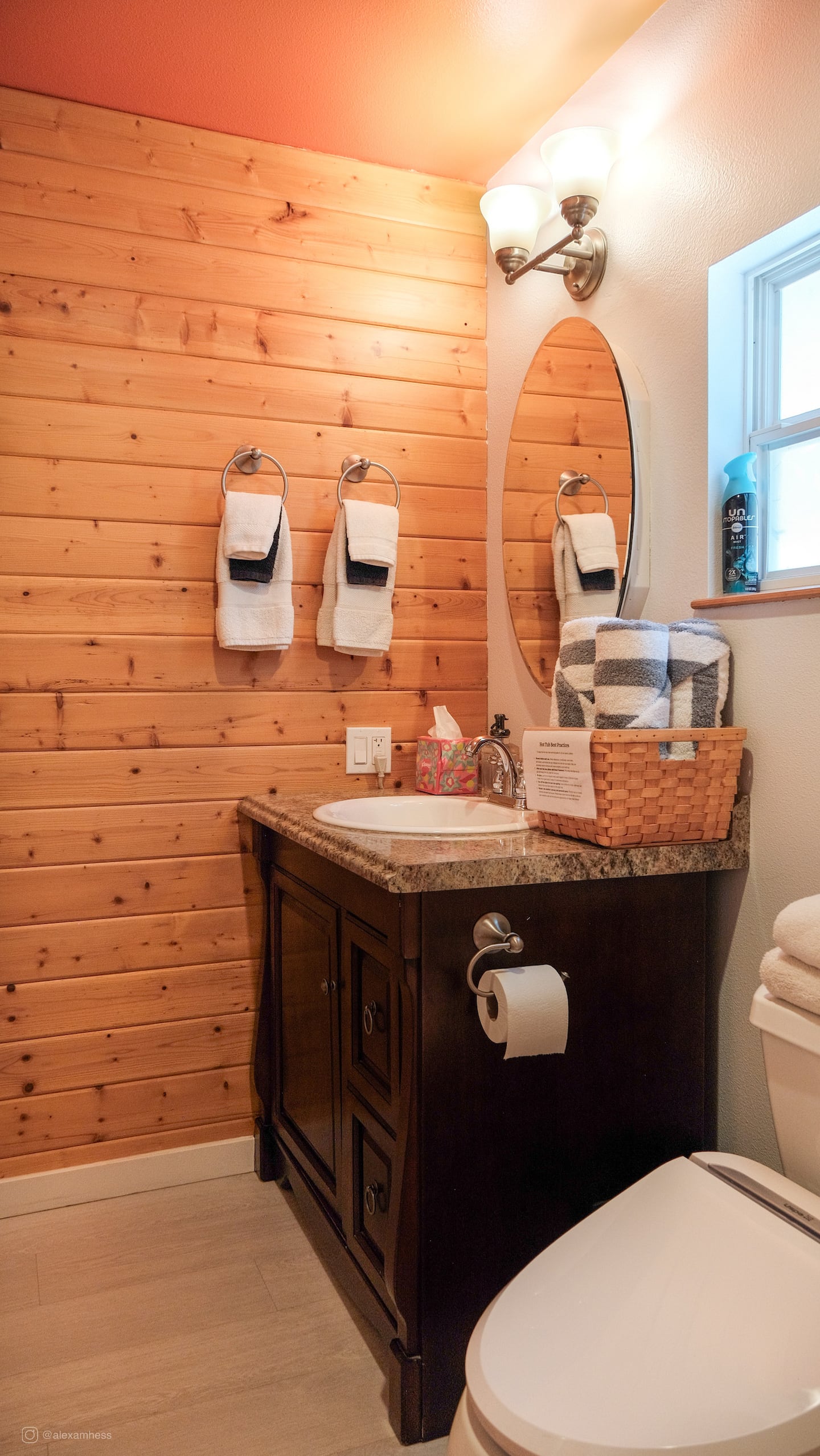 Full bathroom 1 image 2