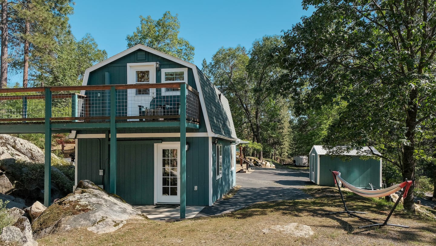 Exterior image 1