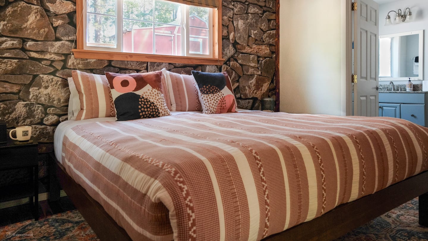 Bedroom image 1