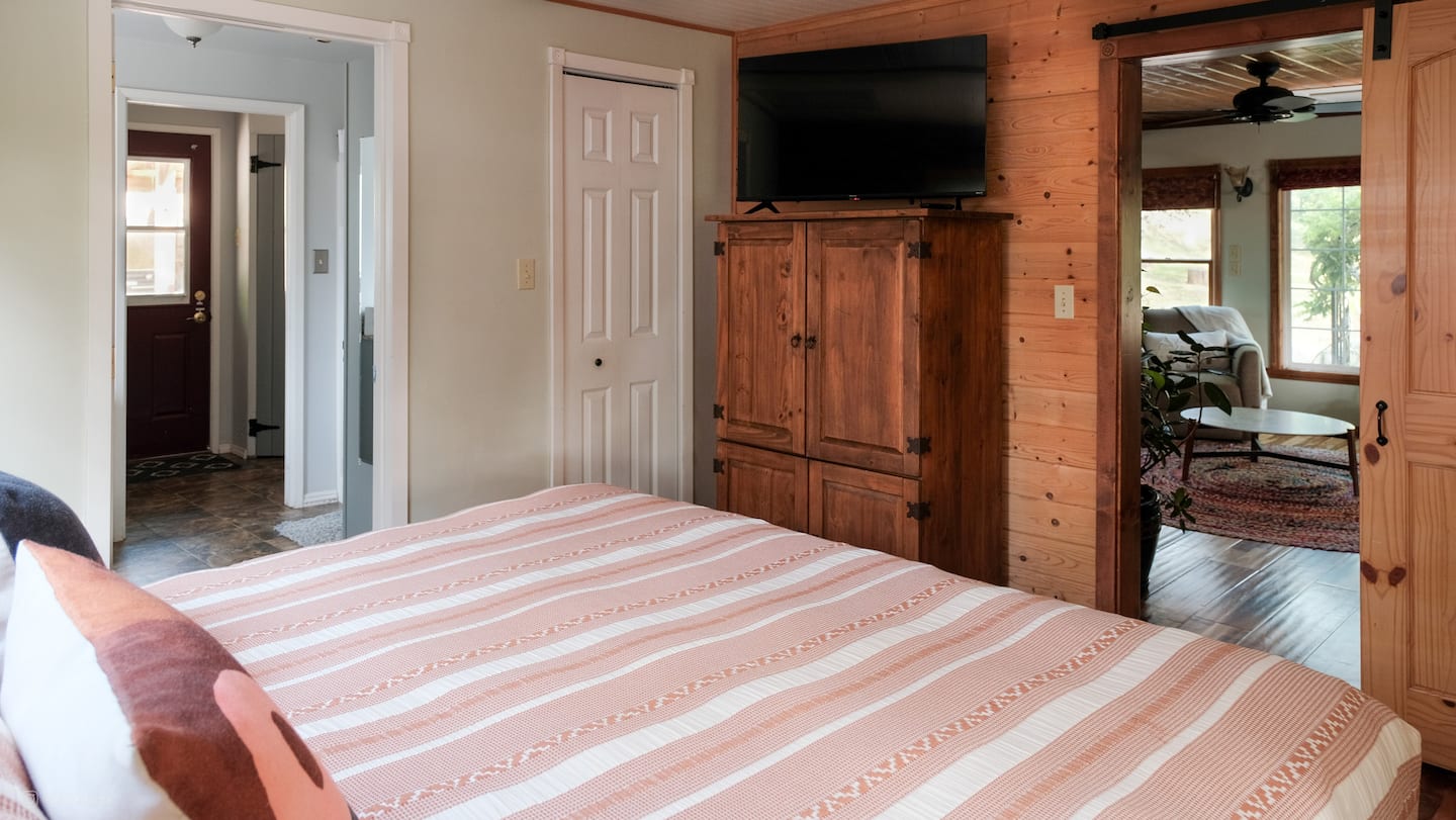 Bedroom image 3